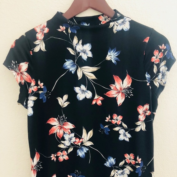 ❌SOLD❌ Beautiful floral dress - Picture 1 of 4